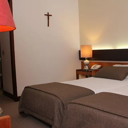 Crisol Tres Pastorinhos 호텔 3*